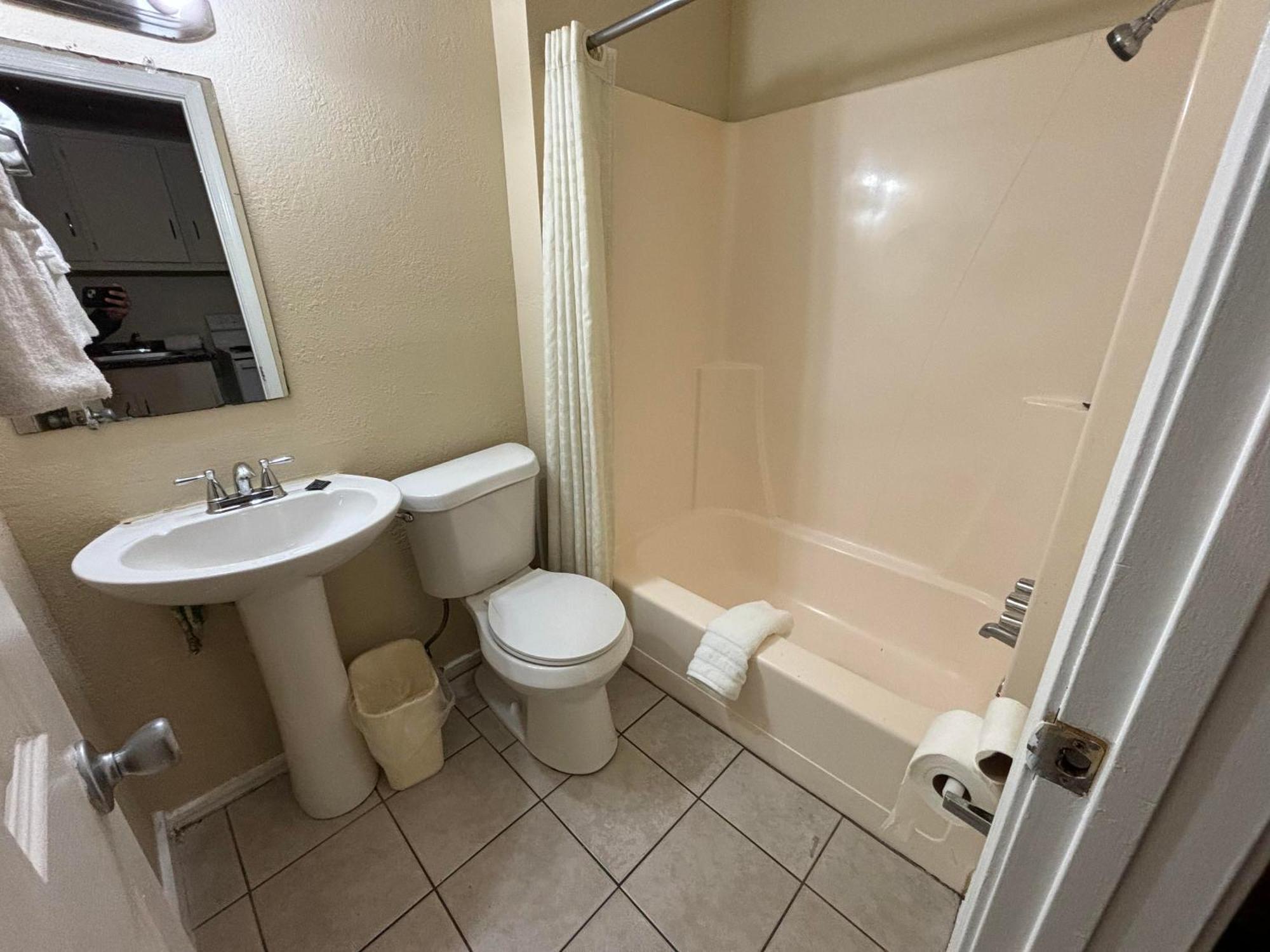 Cook'S Motel- Panama City Beach Upper Grand Lagoon Екстер'єр фото
